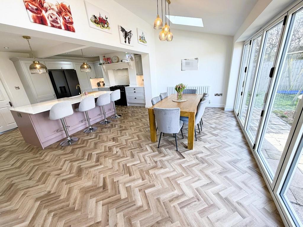 Kitchen/diner/family room