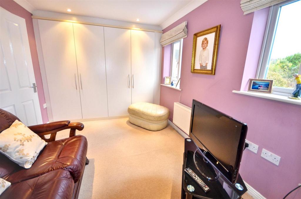 Kitchen &amp; Dining Room