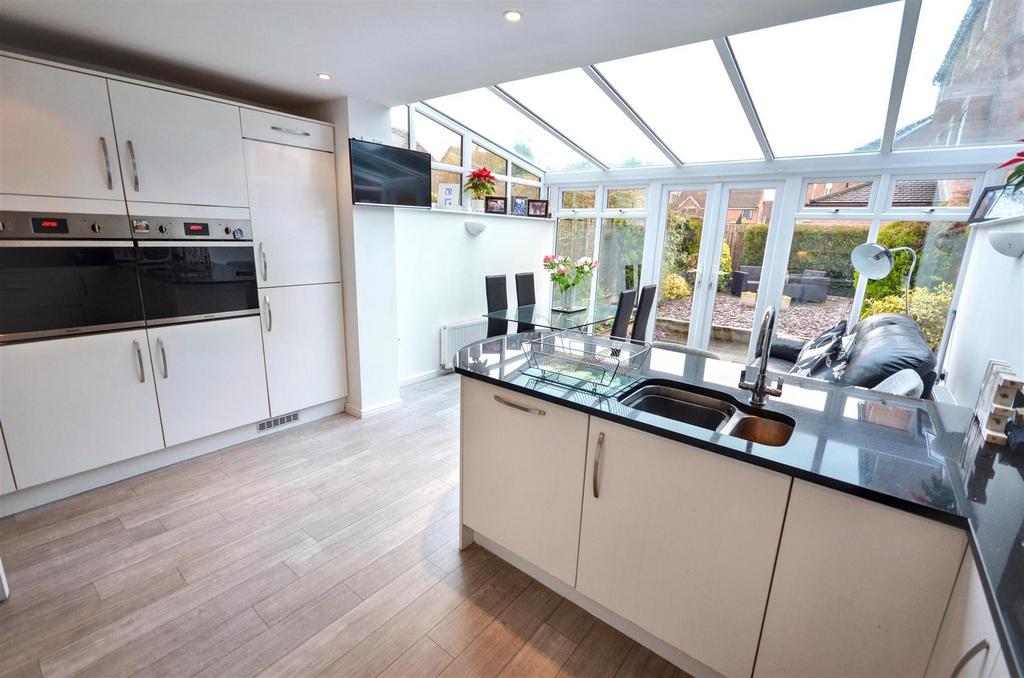 Kitchen &amp; Dining Room