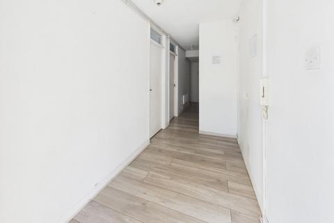 2 bedroom apartment for sale, Staines Road West, Sunbury-on-thames, Sunbury-on-Thames, Surrey, TW16 7BE