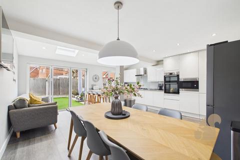 4 bedroom detached house for sale, Pampas Close, Colchester