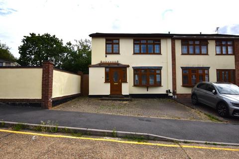 3 bedroom house to rent, Berkeley Close, Hornchurch, RM11