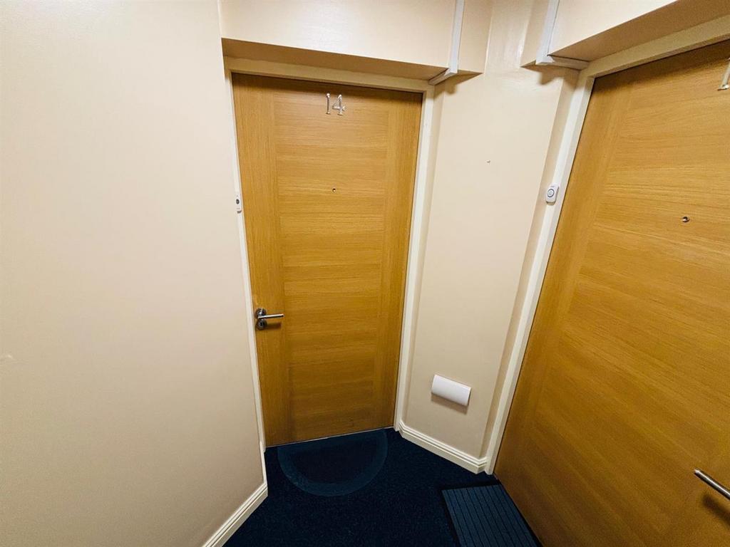 Entrance Hallway: