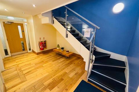 2 bedroom apartment for sale, Sandmoor Garth, Bradford
