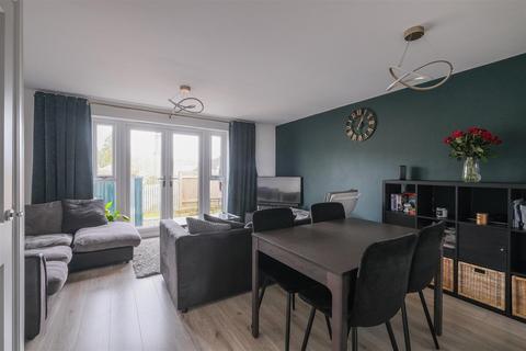 3 bedroom end of terrace house for sale, Weavers Avenue, Golcar, Huddersfield