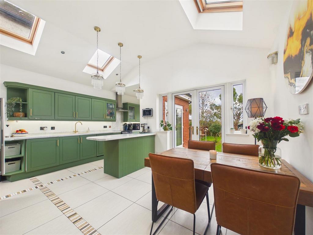 CAM05451 G0-PR0102-STILL010.jpg