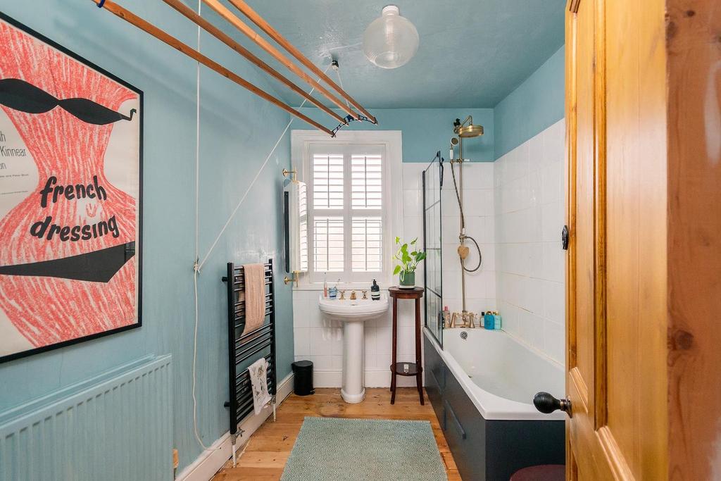 1 B7 RSG - Bathroom C.jpg