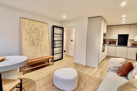 2 bedroom flat for sale, Wyeth House, Winchester