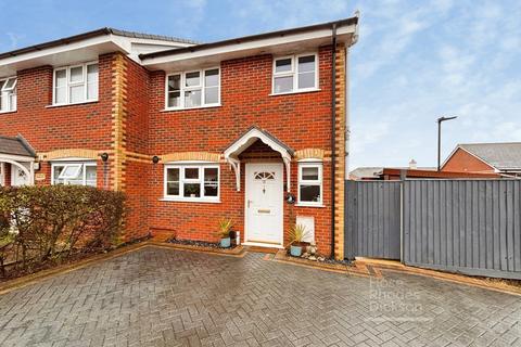 2 bedroom semi-detached house for sale, Woodbine Close, Newport, Isle of Wight