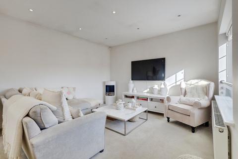 1 bedroom flat for sale, High Road, Benfleet, SS7