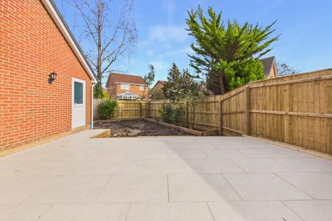 3 bedroom detached house for sale, Twin Oaks Close, Broadstone, Dorset, BH18