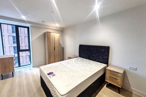2 bedroom apartment to rent, Waterhouse Gardens