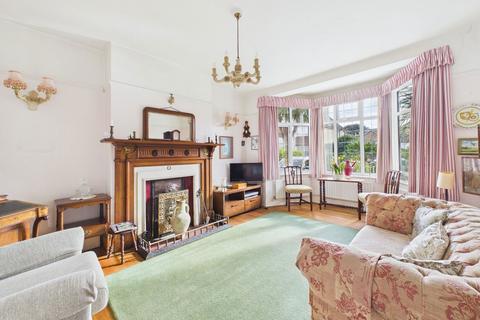 4 bedroom semi-detached house for sale, Heene Way, Worthing, BN11 4LT