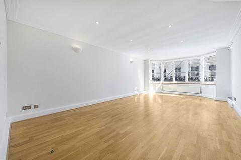 3 bedroom flat to rent, Evesham House, London W2