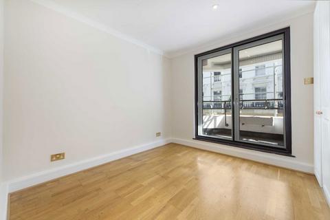 3 bedroom flat to rent, Evesham House, London W2