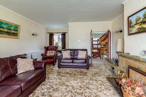 4 bedroom detached house for sale, Salmons Lane, Middleton Cheney