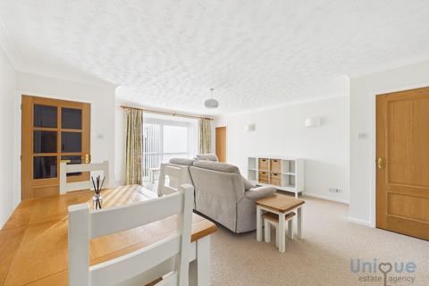 2 bedroom apartment for sale, St. James Lodge, 219 Clifton Drive South, Lytham St. Annes, FY8