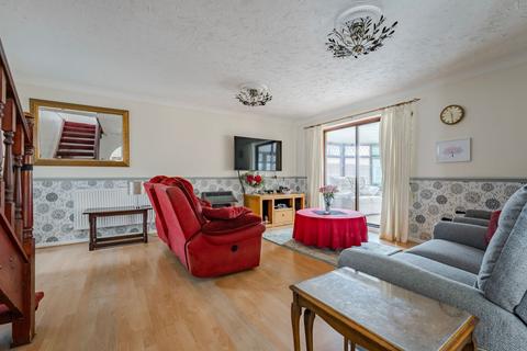 4 bedroom detached house for sale, Brooks Drive, Scarning
