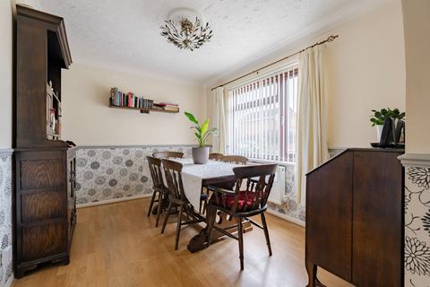 4 bedroom detached house for sale, Brooks Drive, Scarning