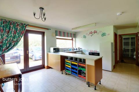 3 bedroom detached bungalow for sale, Newcastle Road, Crewe
