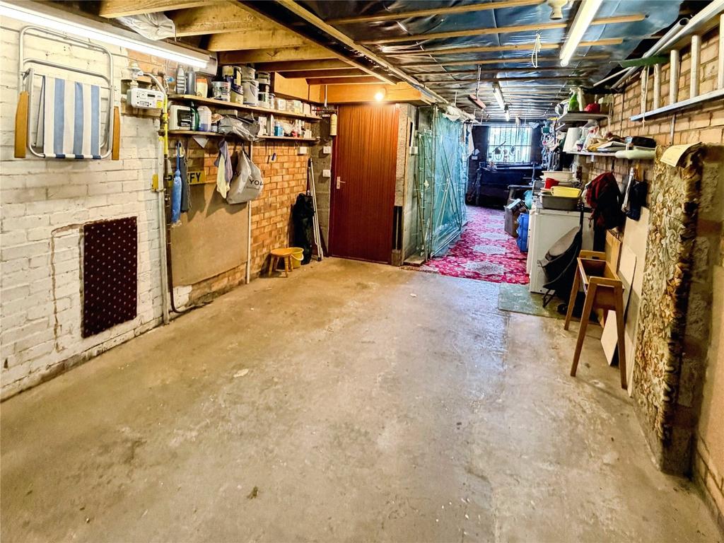 Garage / Workshop