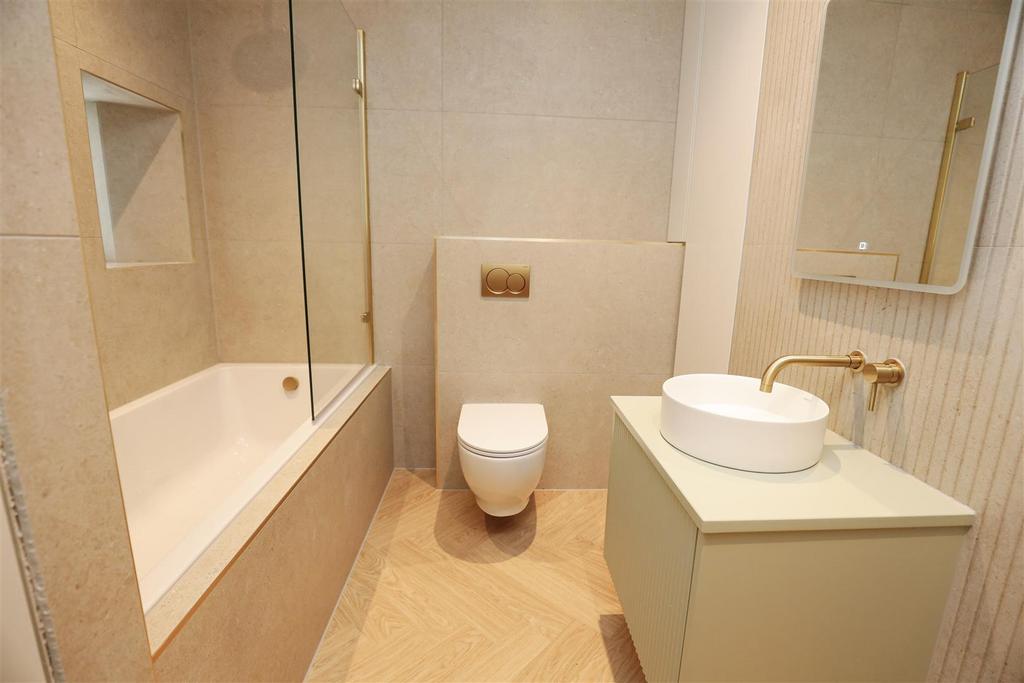 12-3 R5 A5081.jpg
