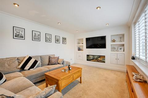 undefined, 19 Hall Close, Pattingham, Wolverhampton, WV6 7DE