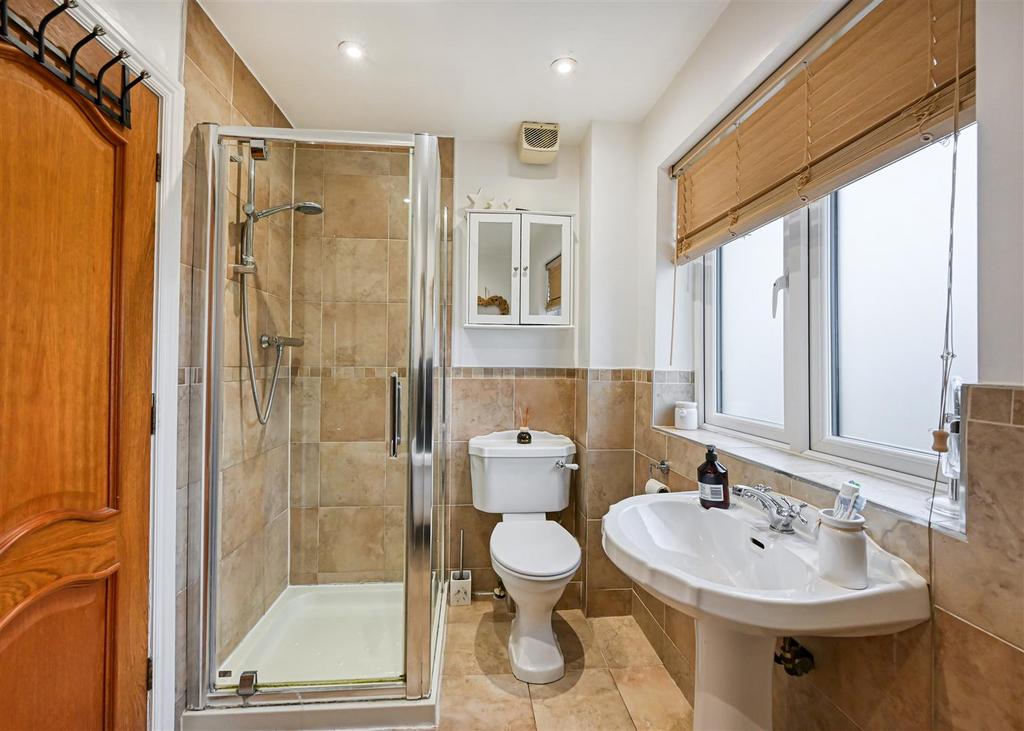 19 Hall Close-27.jpg