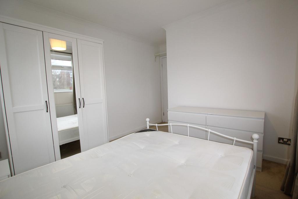 Bedroom Highton Stre et