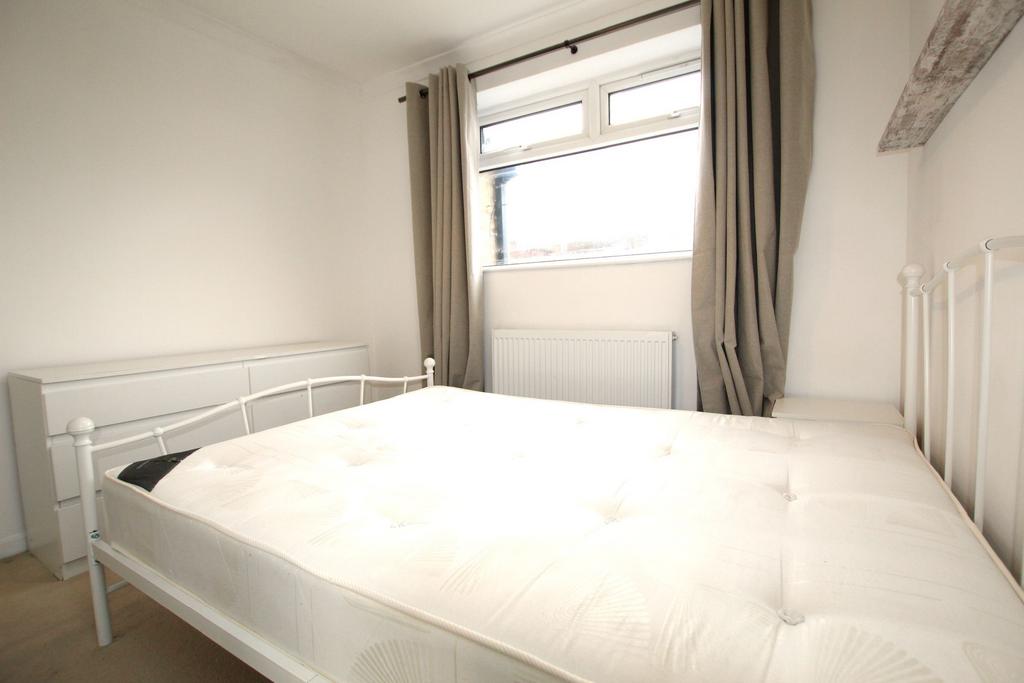 Bedroom Highton Street