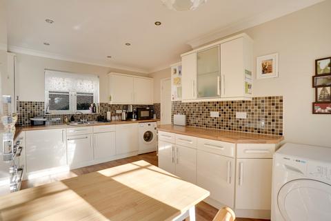 4 bedroom detached house for sale, Newmarket Road, Cambridge CB25