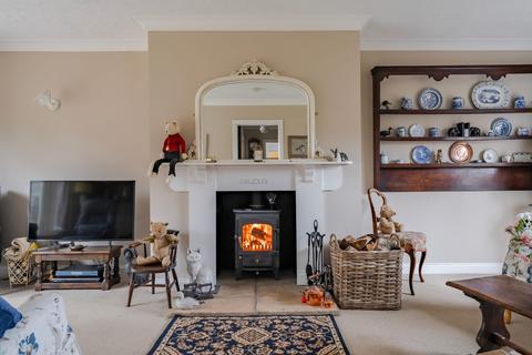 5 bedroom detached house for sale, Norwich Road, Tuttington