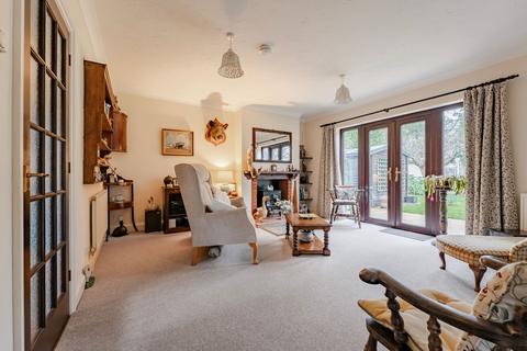 5 bedroom detached house for sale, Norwich Road, Tuttington