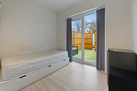1 bedroom house of multiple occupation to rent, Hagden Lane, Watford, Hertfordshire