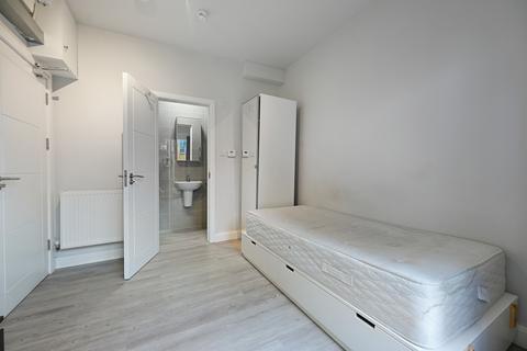 1 bedroom house of multiple occupation to rent, Hagden Lane, Watford, Hertfordshire