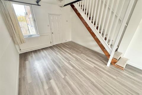 3 bedroom terraced house to rent, The Lane, Chalton, LU4 9UE