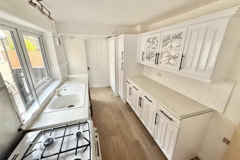 3 bedroom terraced house to rent, The Lane, Chalton, LU4 9UE