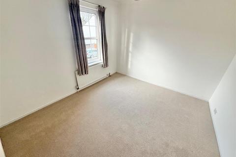 3 bedroom terraced house to rent, The Lane, Chalton, LU4 9UE
