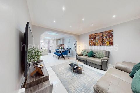 4 bedroom semi-detached house for sale, The Vale, NW11