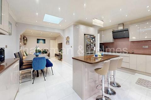 4 bedroom semi-detached house for sale, The Vale, NW11