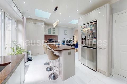 4 bedroom semi-detached house for sale, The Vale, NW11