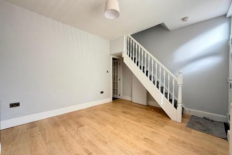 2 bedroom terraced house for sale, Hampton Road, Scarborough, YO12
