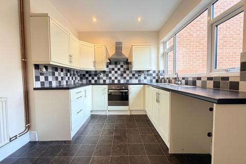 2 bedroom terraced house for sale, Hampton Road, Scarborough, YO12