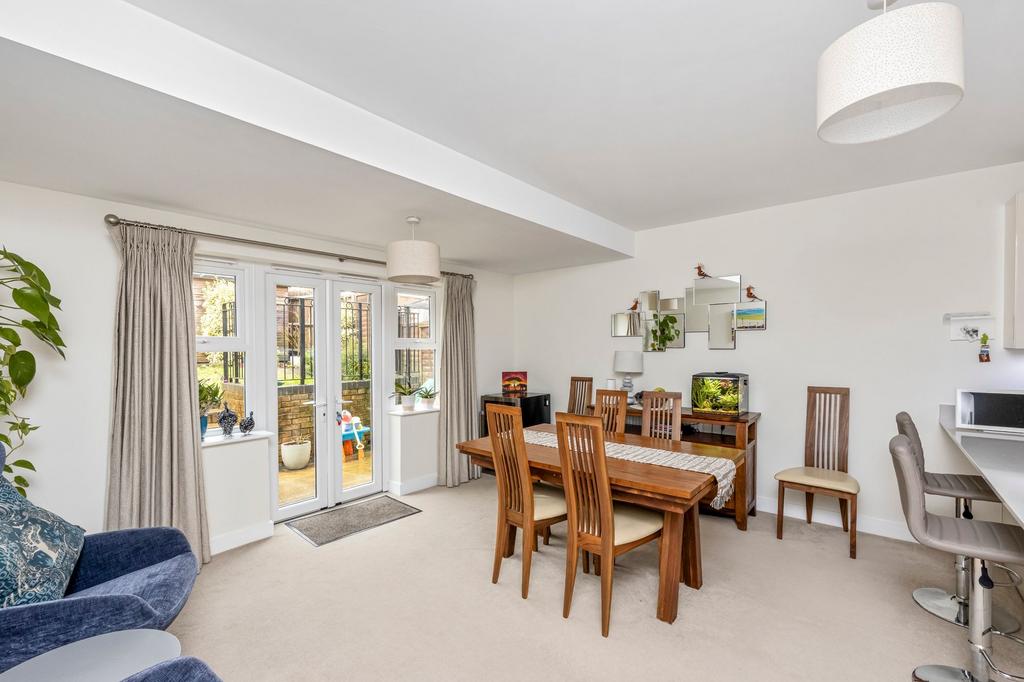 Kitchen/ Dining room