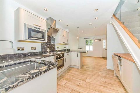 2 bedroom terraced house to rent, Brazenose Lane, PE9
