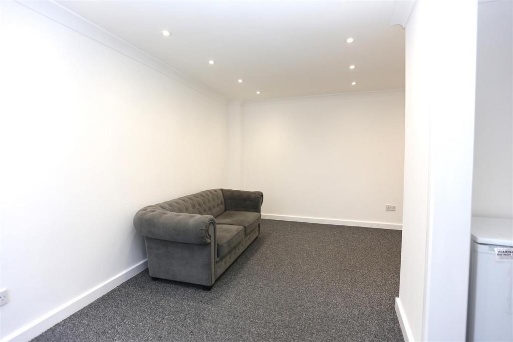 27 A, Guildford Road (2).JPG