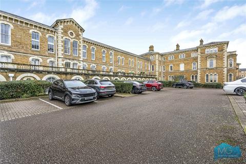 3 bedroom apartment for sale, Royal Drive, London, N11