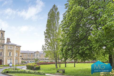 3 bedroom apartment for sale, Royal Drive, London, N11