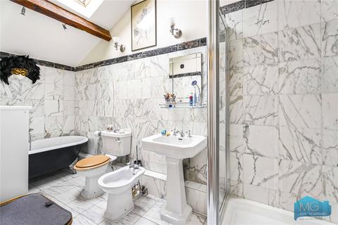 3 bedroom apartment for sale, Royal Drive, London, N11