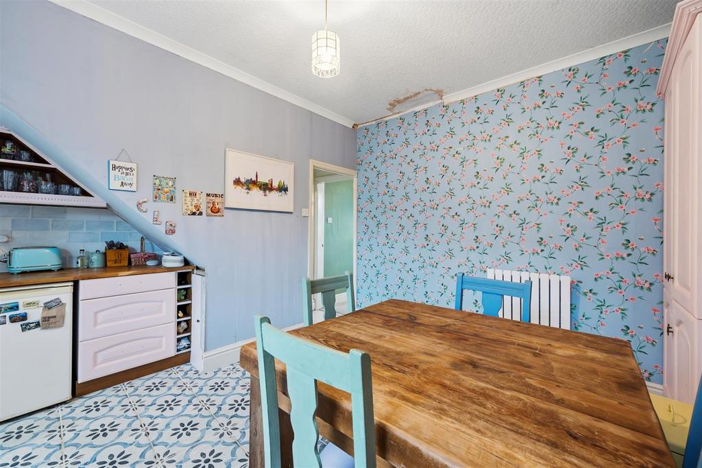 Kitchen-Diner towards Sitting Room.jpg